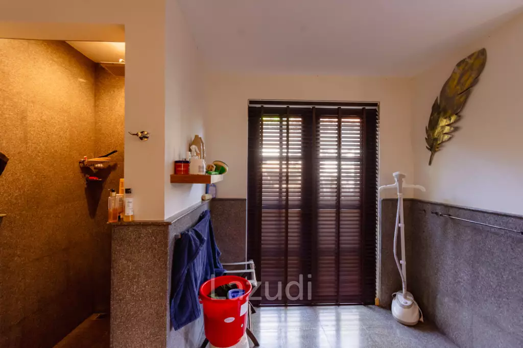 LUXURY TROPPICAL POOL VILLA IN HUA HIN SOI 116