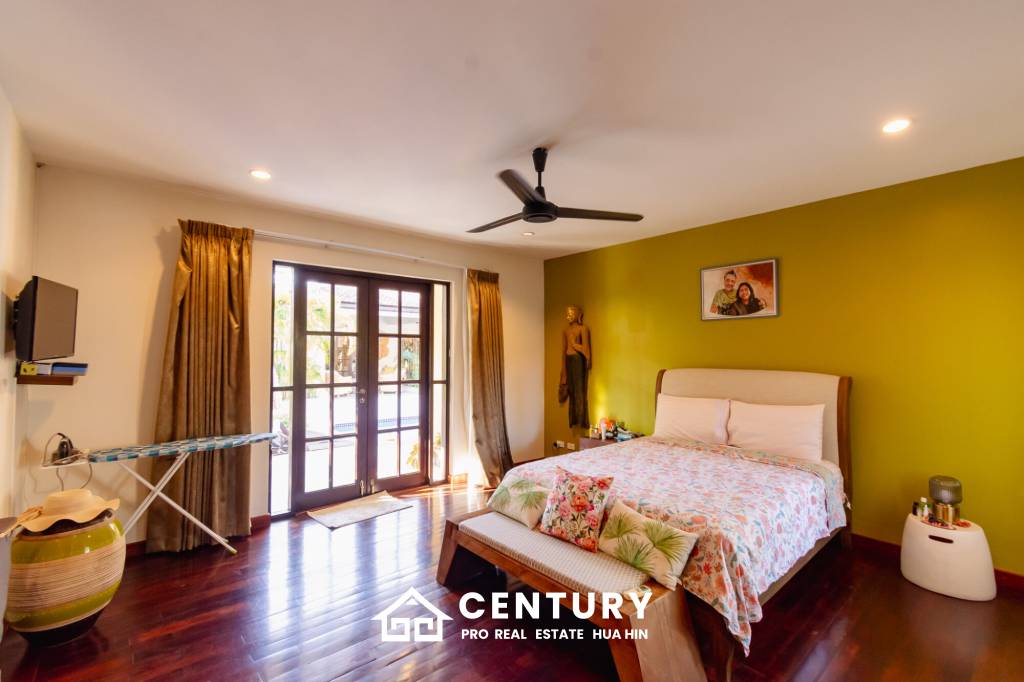 1,595 ตร.ม 5 เตียง 5 อาบน้ำ วิลล่า For ขาย