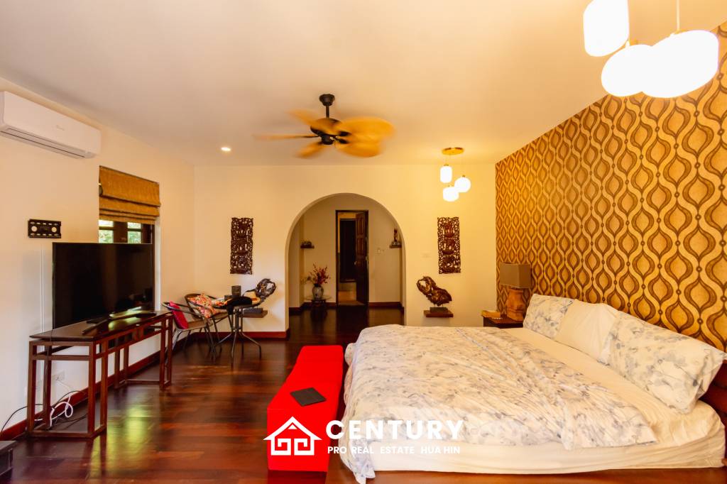 1,595 ตร.ม 5 เตียง 5 อาบน้ำ วิลล่า For ขาย