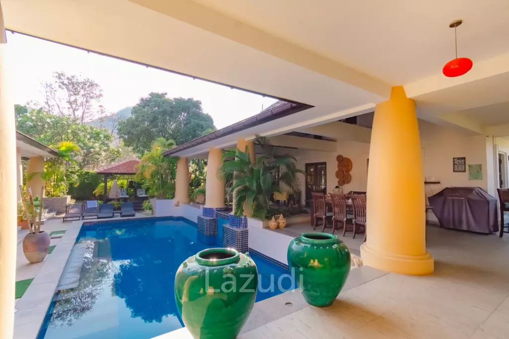 LUXURY TROPPICAL POOL VILLA IN HUA HIN SOI 116