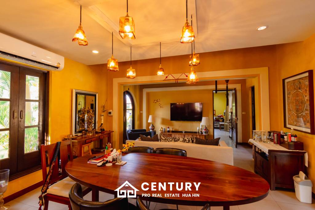 1,595 ตร.ม 5 เตียง 5 อาบน้ำ วิลล่า For ขาย