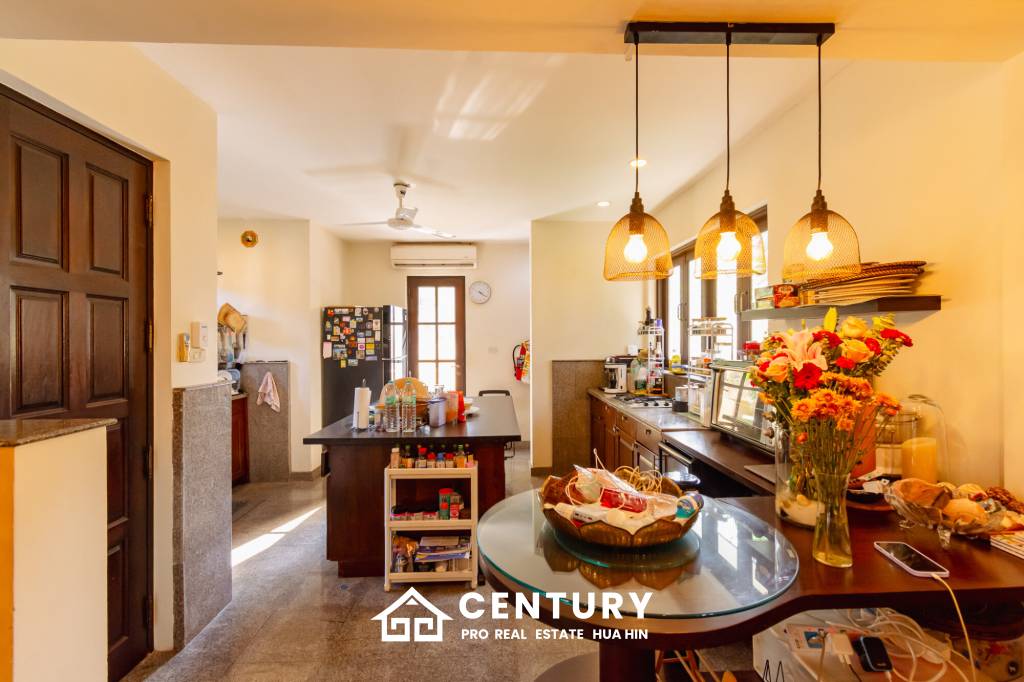 1,595 ตร.ม 5 เตียง 5 อาบน้ำ วิลล่า For ขาย