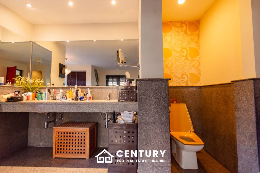 1,595 ตร.ม 5 เตียง 5 อาบน้ำ วิลล่า For ขาย