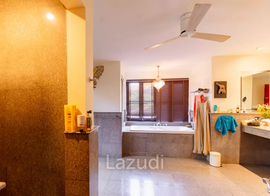 LUXURY TROPPICAL POOL VILLA IN HUA HIN SOI 116