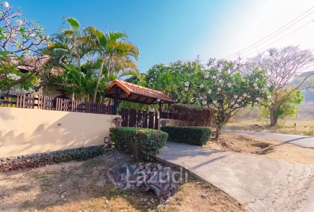 LUXURY TROPPICAL POOL VILLA IN HUA HIN SOI 116