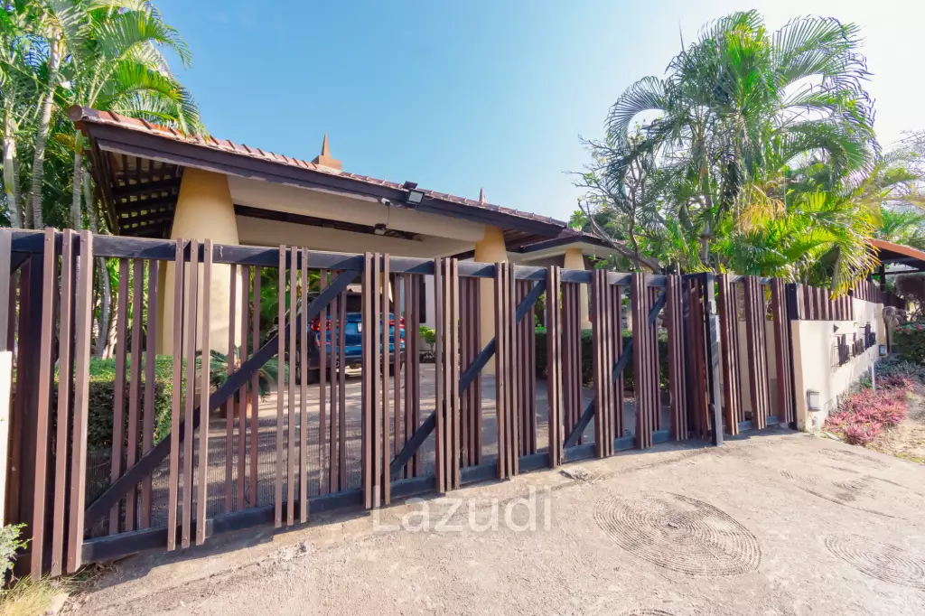 LUXURY TROPPICAL POOL VILLA IN HUA HIN SOI 116