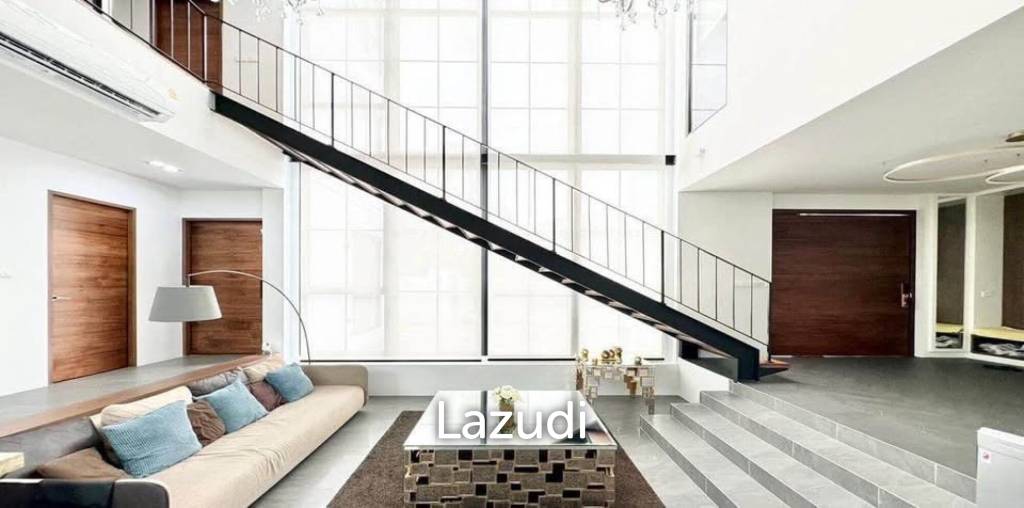 6 bedroom 7 bathroom detached home on Krungthonburi 4