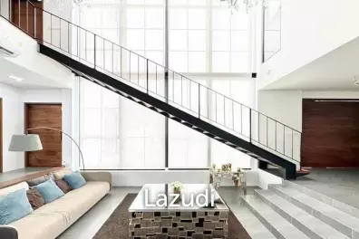 6 bedroom 7 bathroom detached home on Krungthonburi 4