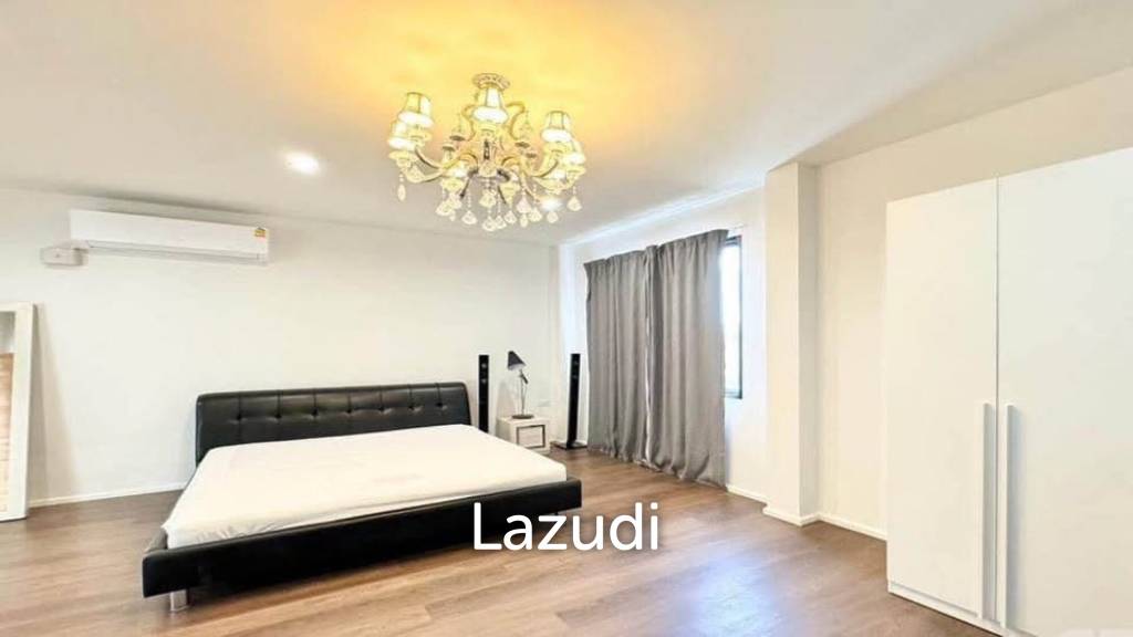 6 bedroom 7 bathroom detached home on Krungthonburi 4
