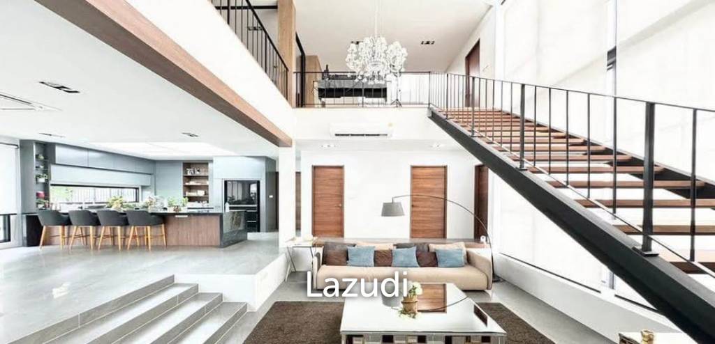 6 bedroom 7 bathroom detached home on Krungthonburi 4