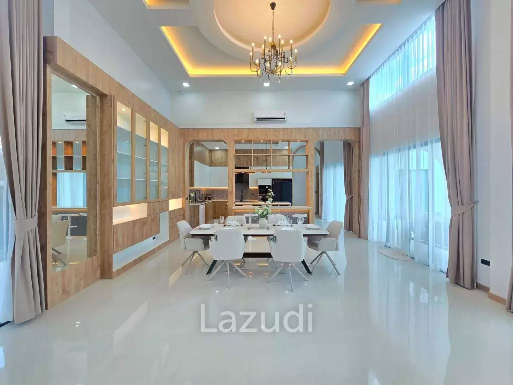 Modern Luxury Pool Villa In East Pattaya