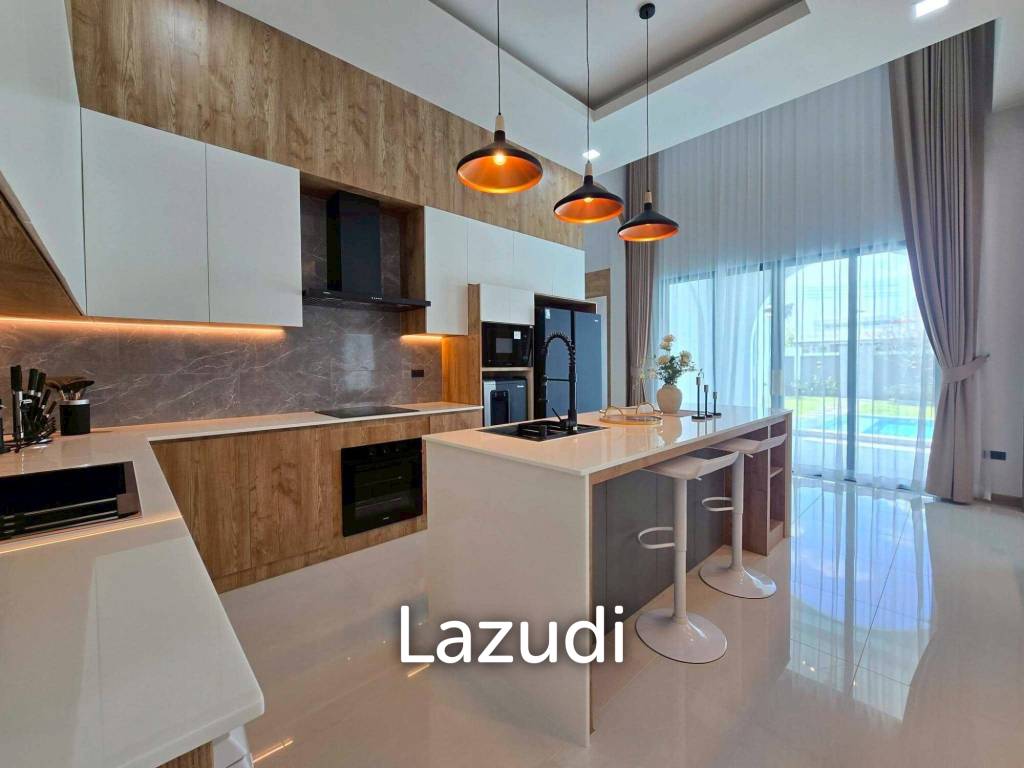 Modern Luxury Pool Villa In East Pattaya