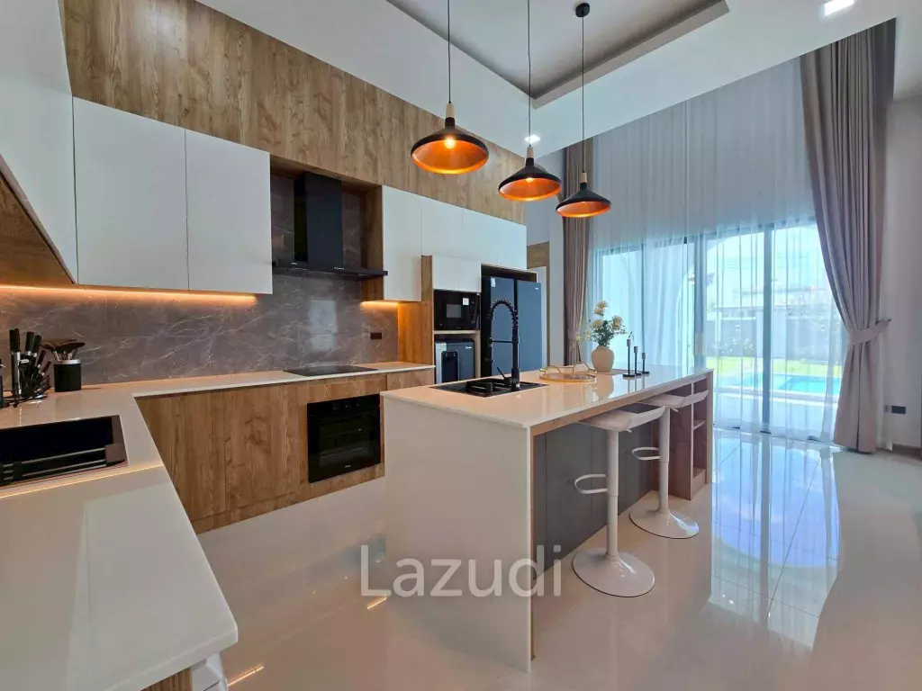 Modern Luxury Pool Villa In East Pattaya