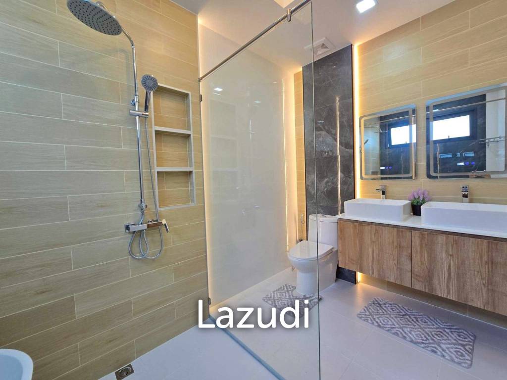 Modern Luxury Pool Villa In East Pattaya