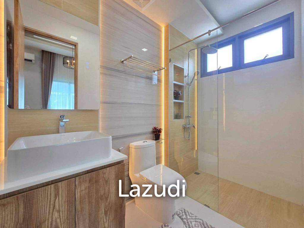 Modern Luxury Pool Villa In East Pattaya
