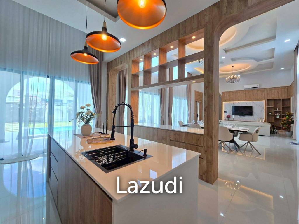 Modern Luxury Pool Villa In East Pattaya