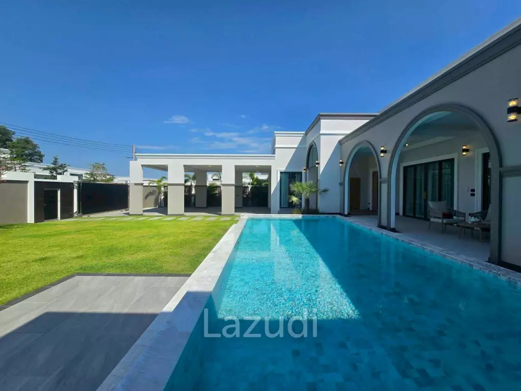 Modern Luxury Pool Villa In East Pattaya