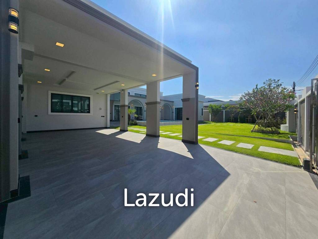 Modern Luxury Pool Villa In East Pattaya
