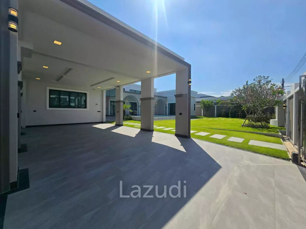 Modern Luxury Pool Villa In East Pattaya