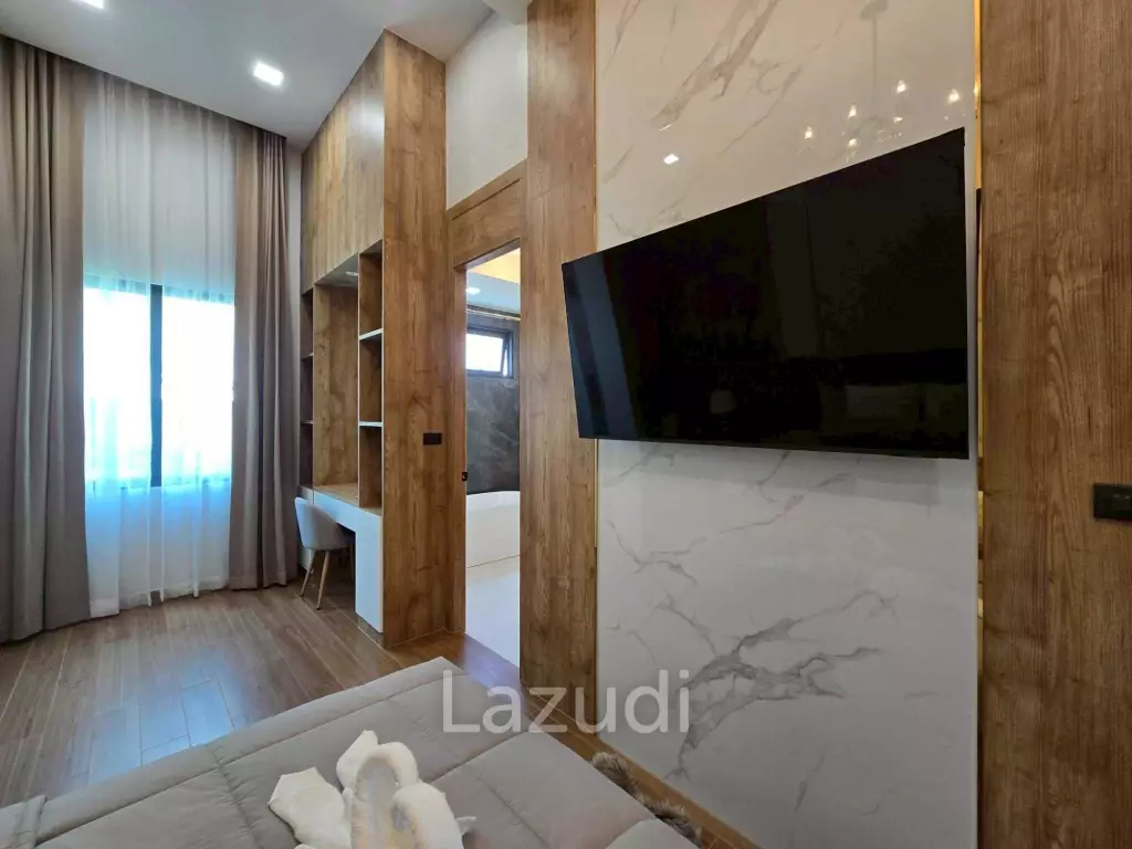 Modern Luxury Pool Villa In East Pattaya