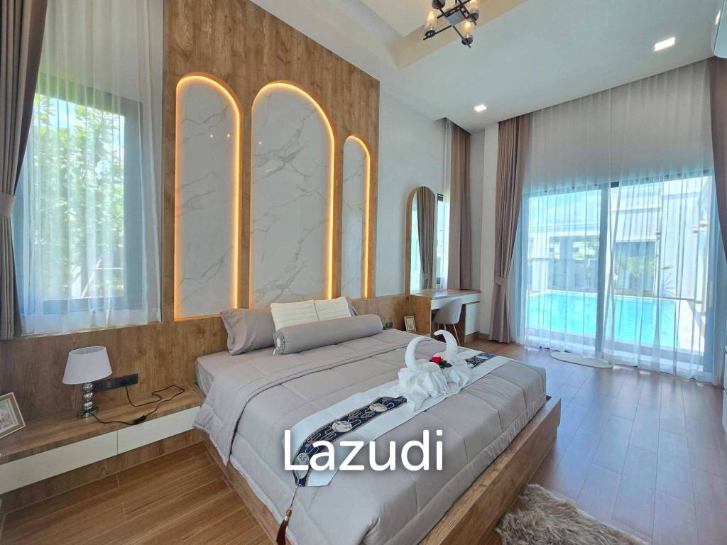 Modern Luxury Pool Villa In East Pattaya