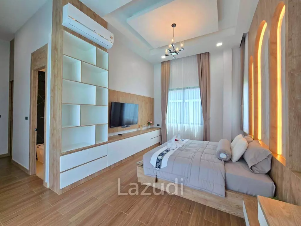 Modern Luxury Pool Villa In East Pattaya