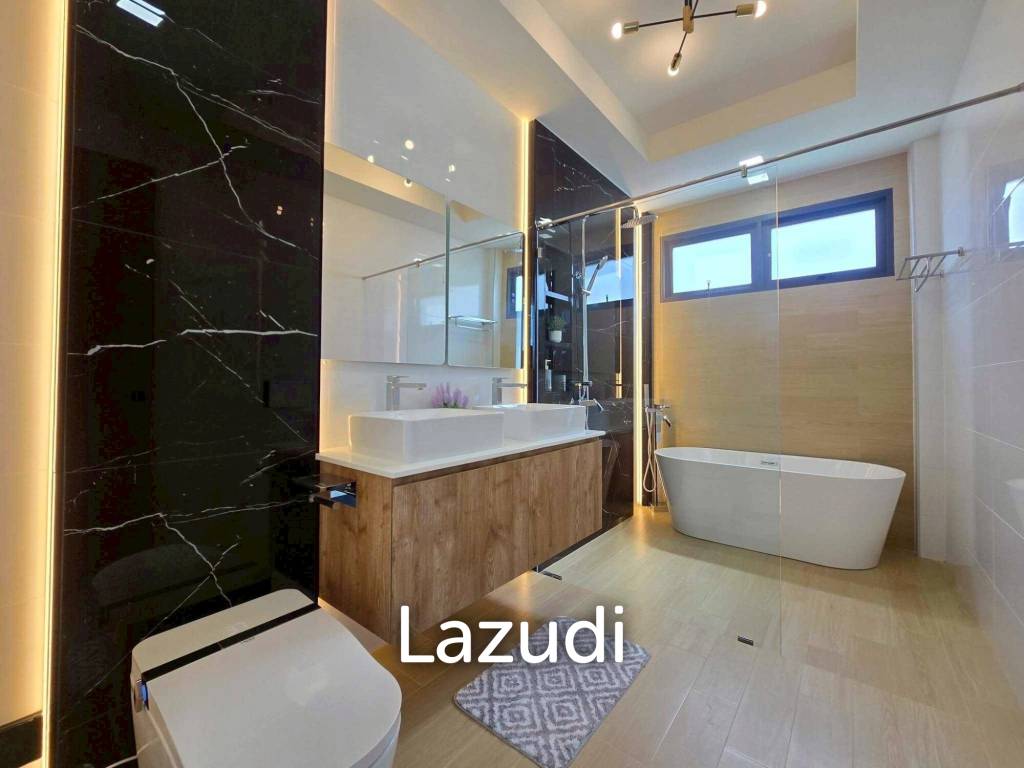 Modern Luxury Pool Villa In East Pattaya