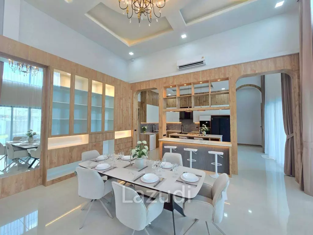 Modern Luxury Pool Villa In East Pattaya