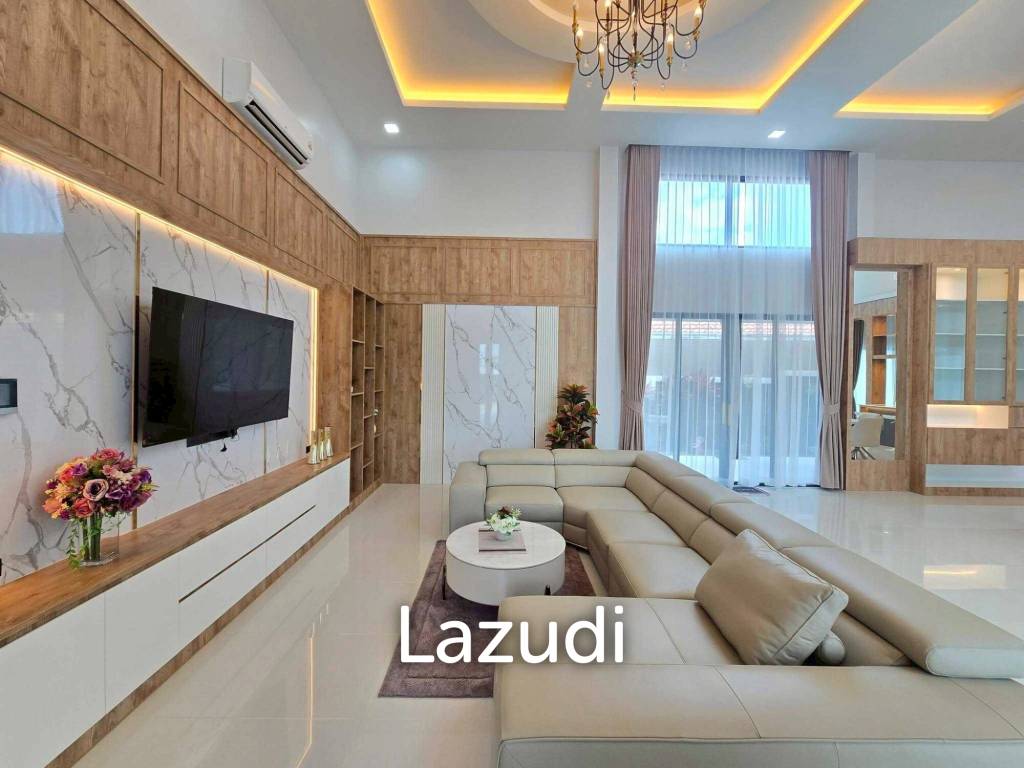 Modern Luxury Pool Villa In East Pattaya
