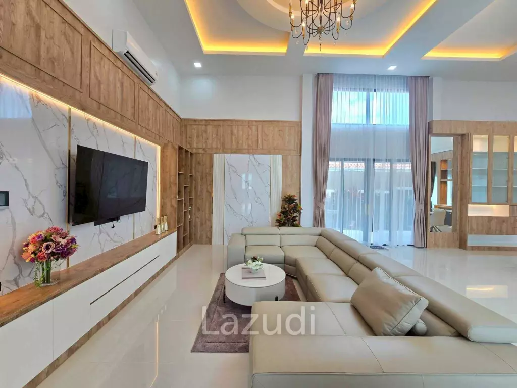 Modern Luxury Pool Villa In East Pattaya