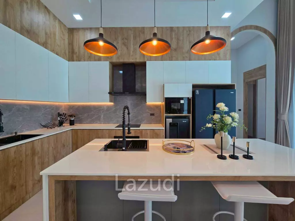 Modern Luxury Pool Villa In East Pattaya