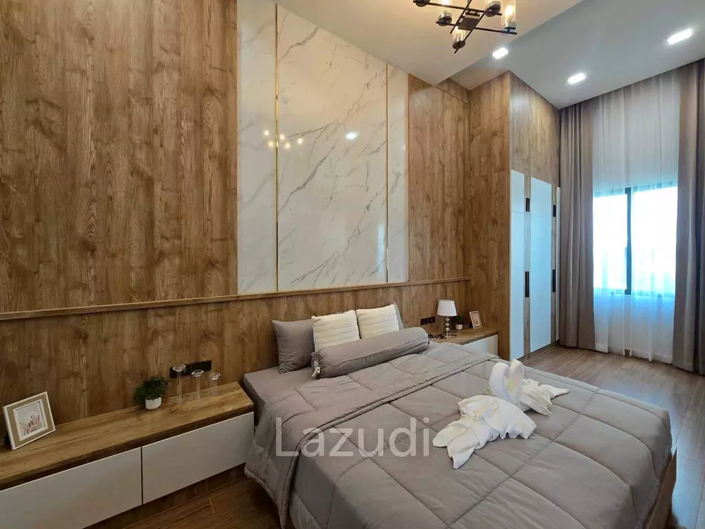 Modern Luxury Pool Villa In East Pattaya