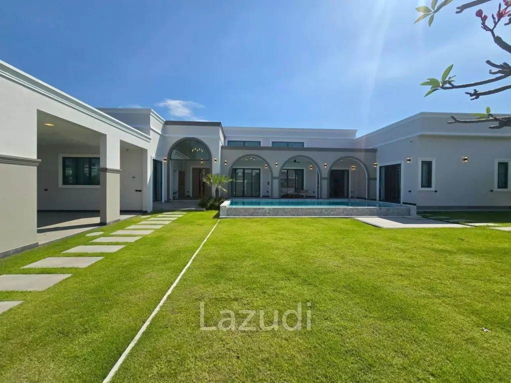 Modern Luxury Pool Villa In East Pattaya