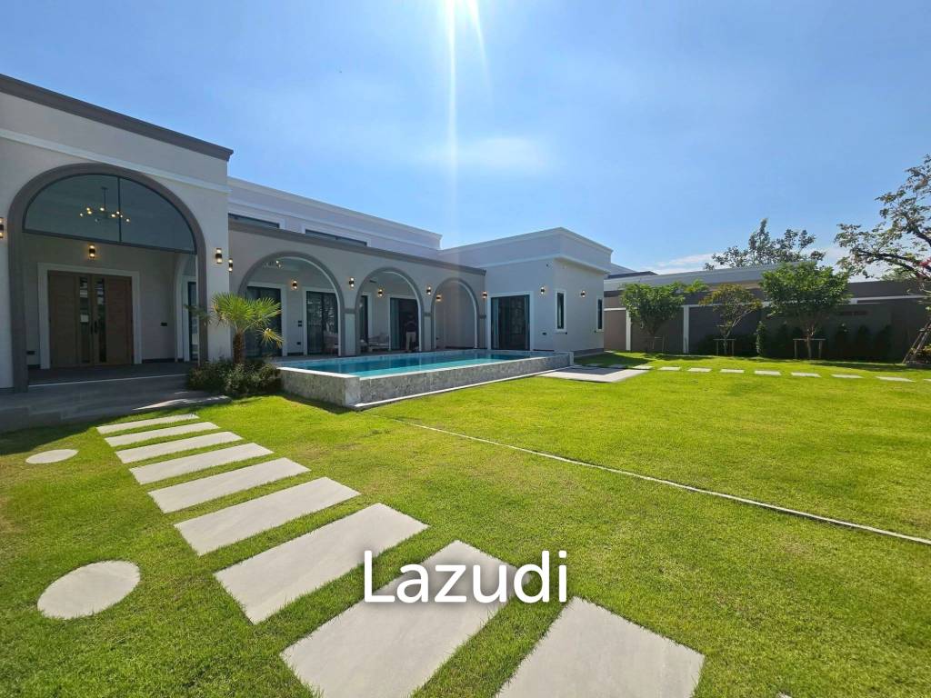 Modern Luxury Pool Villa In East Pattaya