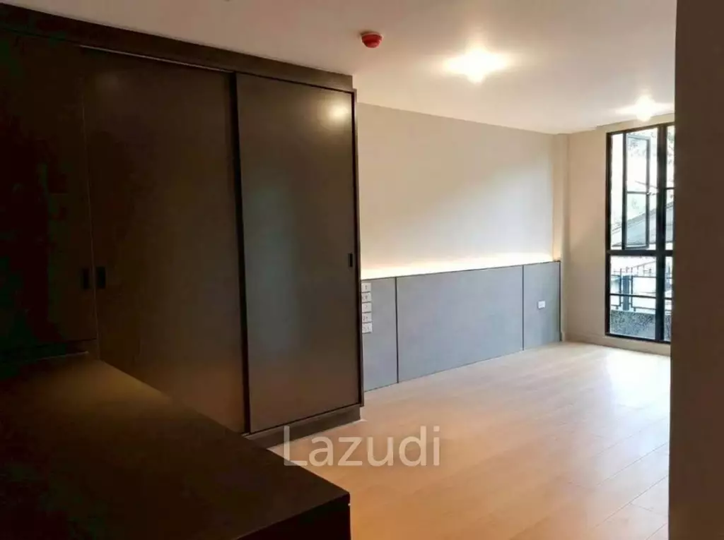 3 bedroom 4 bathroom duplex condo 182 sqm at Na Vara Residence for sale