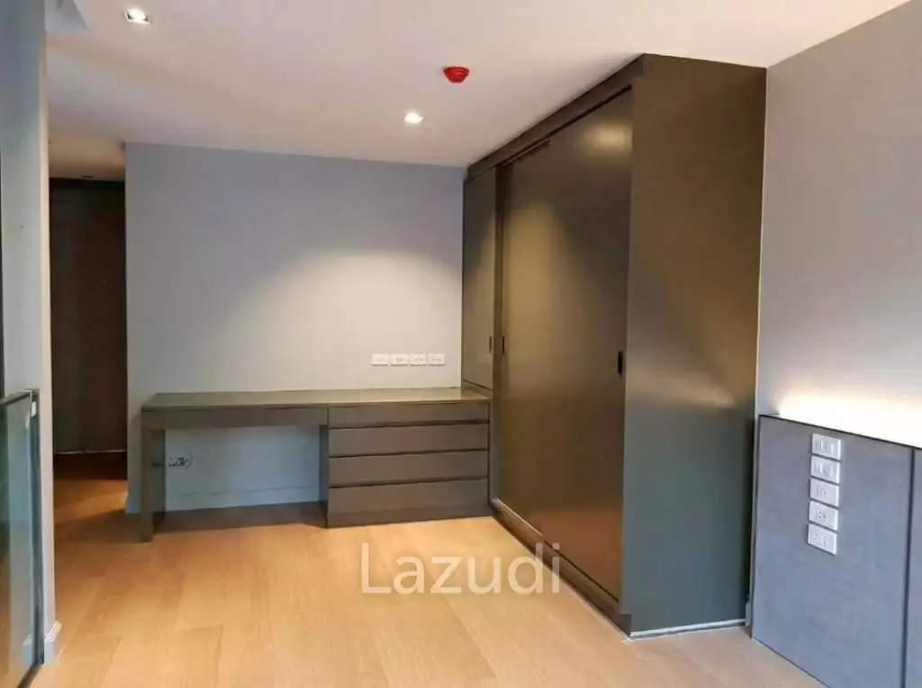 3 bedroom 4 bathroom duplex condo 182 sqm at Na Vara Residence for sale