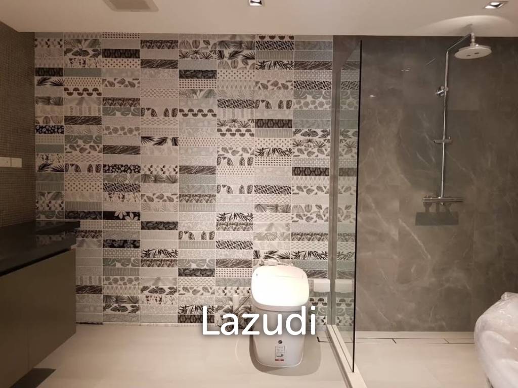 3 bedroom 4 bathroom duplex condo 182 sqm at Na Vara Residence for sale