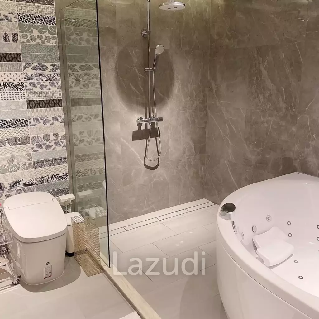 3 bedroom 4 bathroom duplex condo 182 sqm at Na Vara Residence for sale