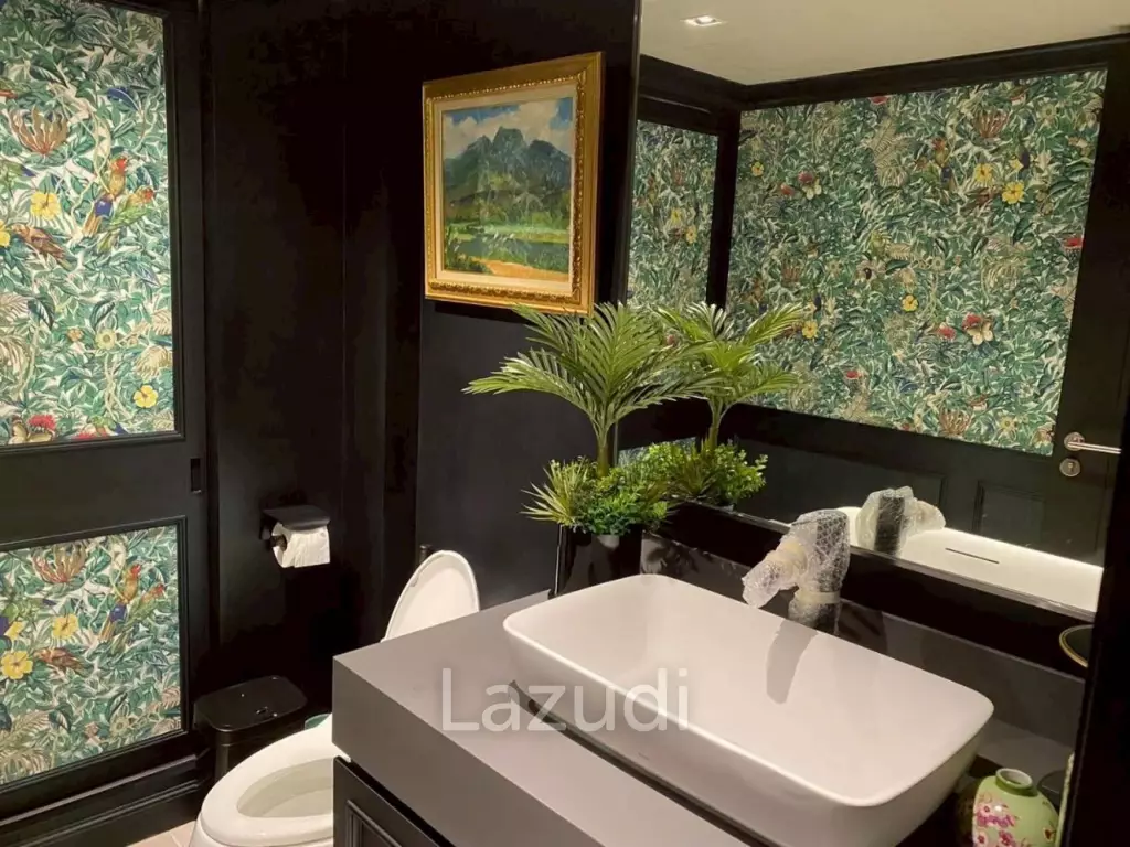 3 bedroom 4 bathroom duplex condo 182 sqm at Na Vara Residence for sale