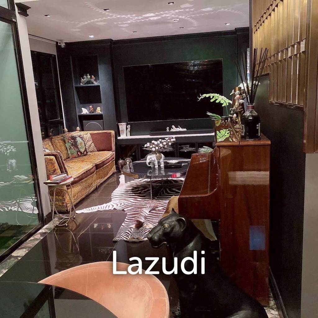 3 bedroom 4 bathroom duplex condo 182 sqm at Na Vara Residence for sale