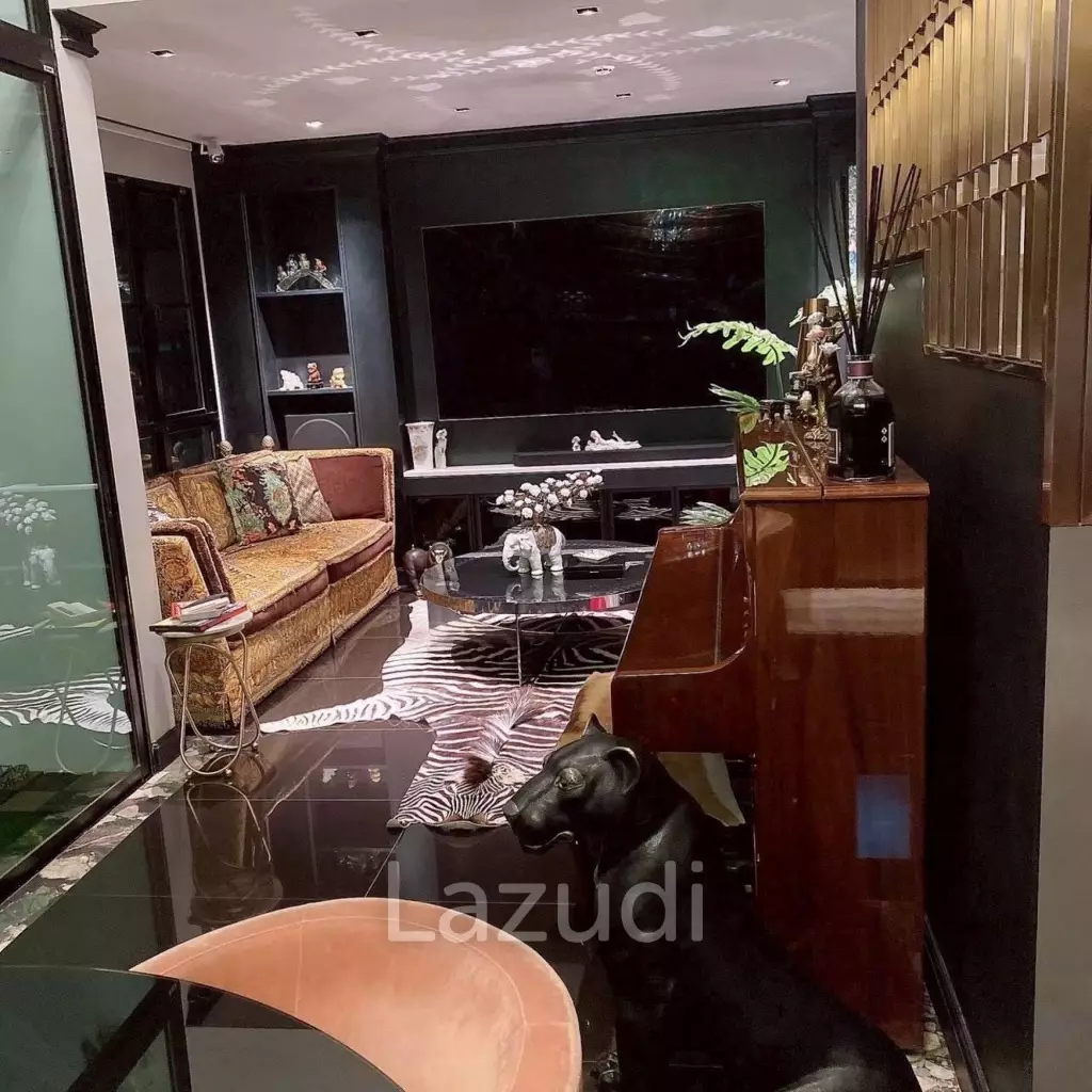 3 bedroom 4 bathroom duplex condo 182 sqm at Na Vara Residence for sale