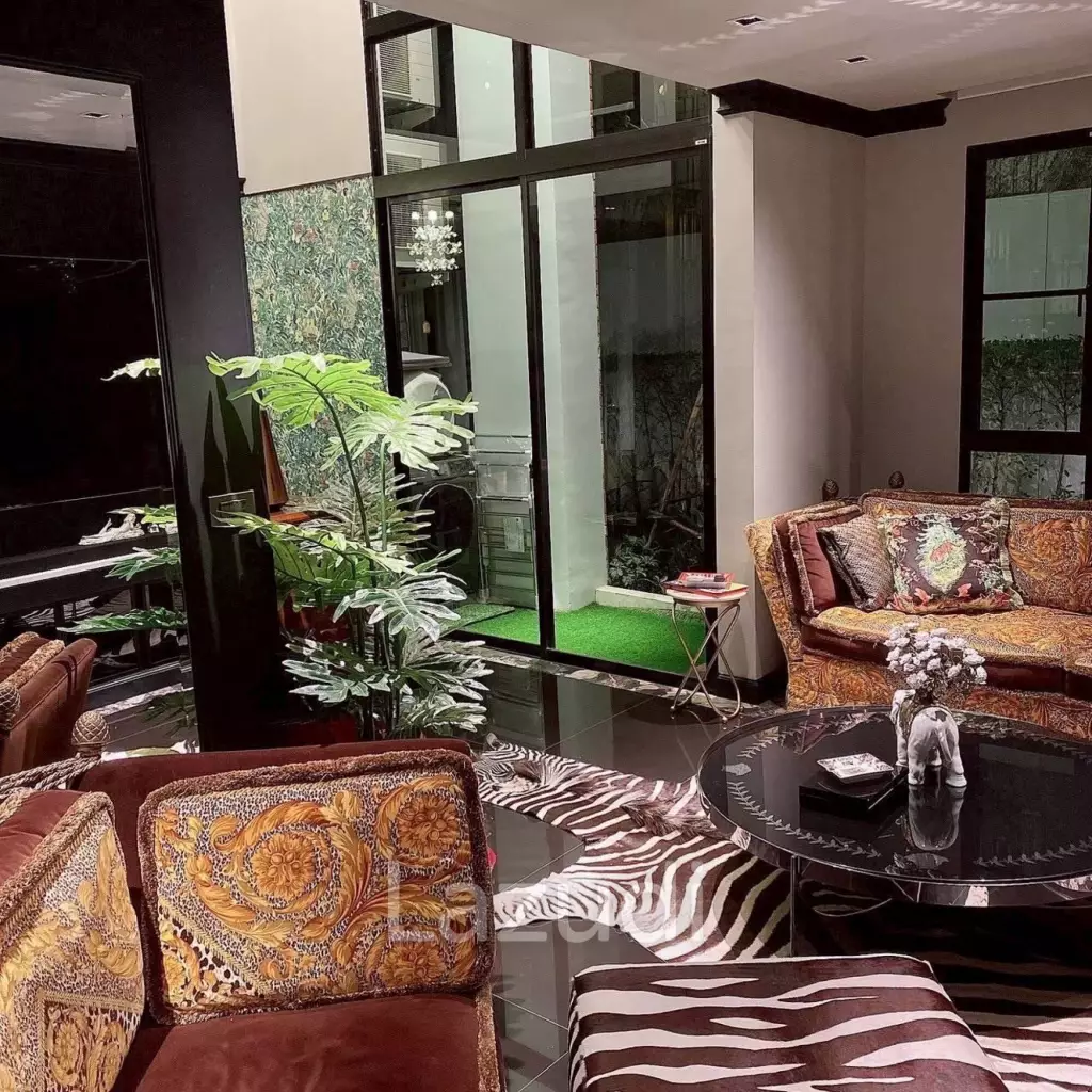 3 bedroom 4 bathroom duplex condo 182 sqm at Na Vara Residence for sale