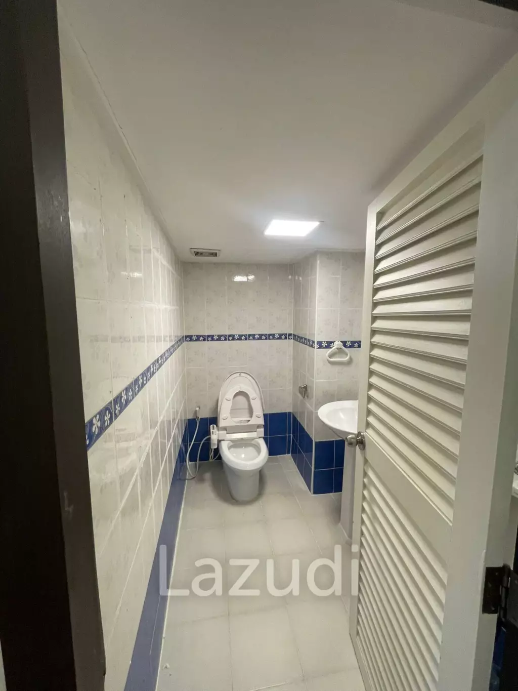 280 sqm condo on 4th floor at D.H.Grand Tower Khlong Tan Nuea Bangkok
