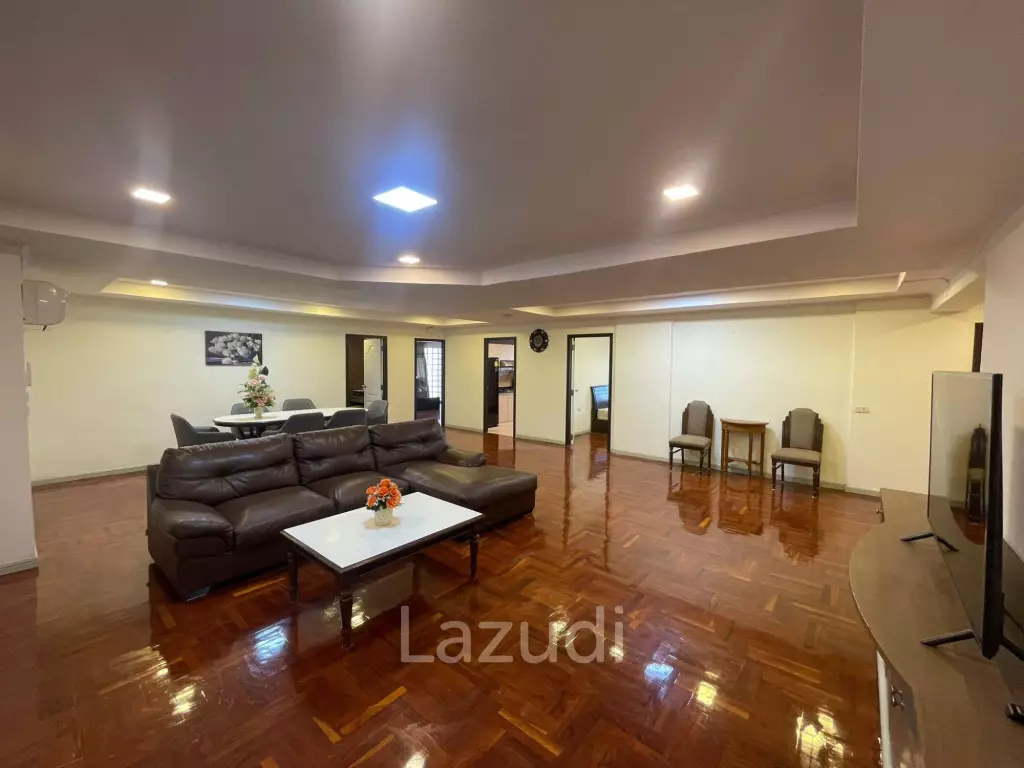 280 sqm condo on 4th floor at D.H.Grand Tower Khlong Tan Nuea Bangkok