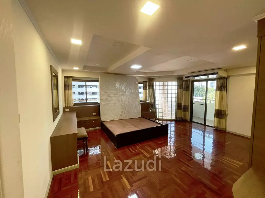 280 sqm condo on 4th floor at D.H.Grand Tower Khlong Tan Nuea Bangkok