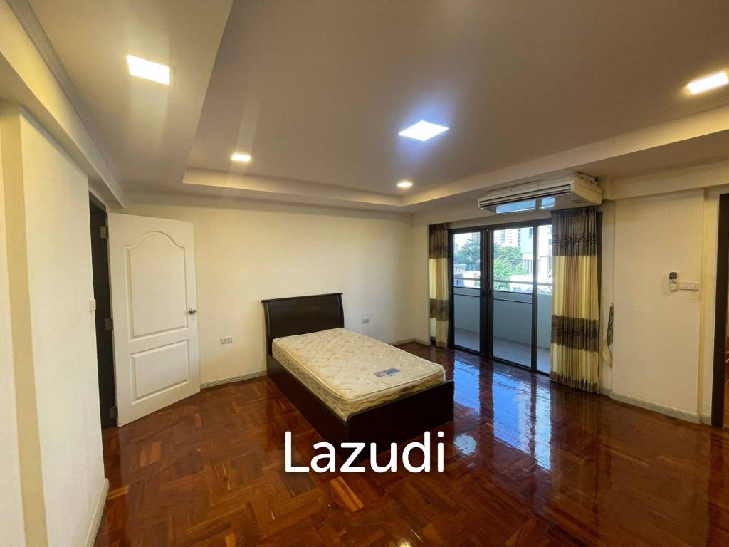 280 sqm condo on 4th floor at D.H.Grand Tower Khlong Tan Nuea Bangkok