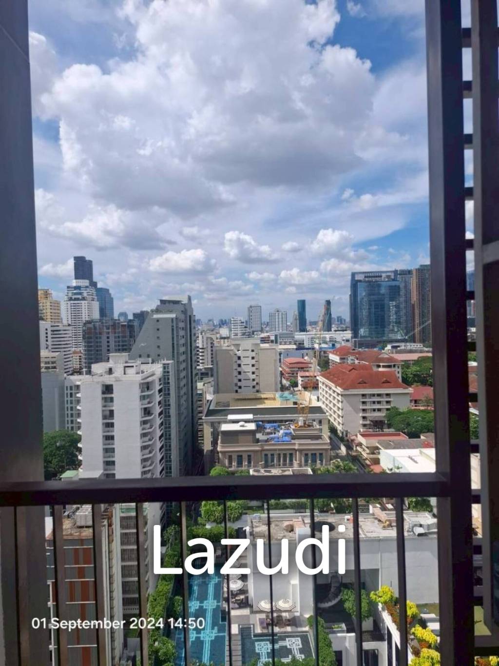 59 sqm high floor 1 Bed condo 15 Sukhumvit Residences