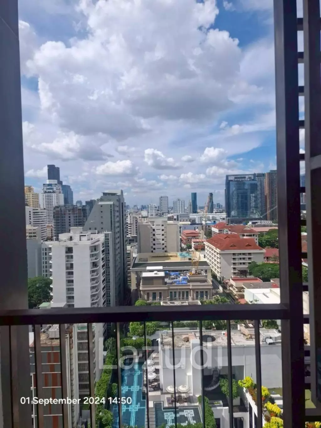 59 sqm high floor 1 Bed condo 15 Sukhumvit Residences