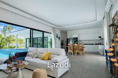 Luxury 3 bed pool villa nr Black Mountain
