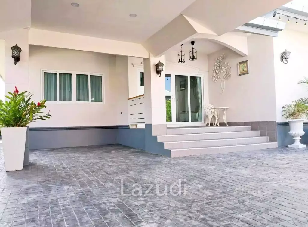 4 Bedroom 3 Bathroom 200 SQ.M. View Point Villa